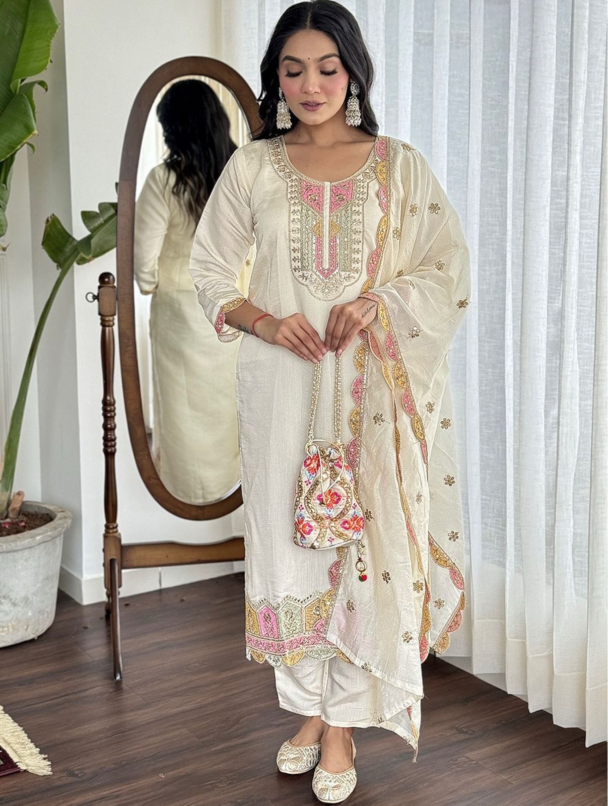 Exquisite White Suit Set with Embroidered Dupatta