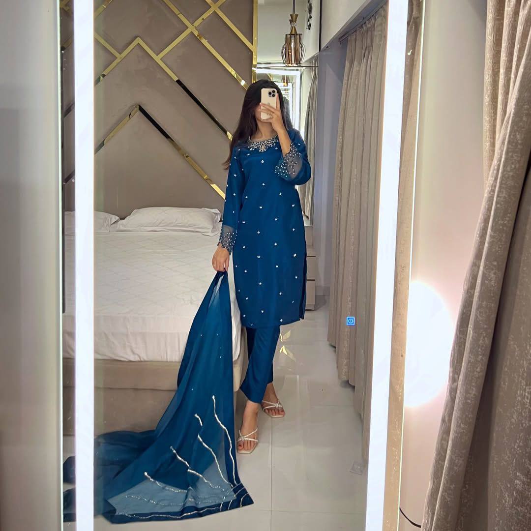 EXCLUSIVE 3-PIECE SUIT WITH BEADS & SEQUENCE WORK